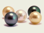 Perlenschmuck aus echten Zuchtperlen von Aperlea