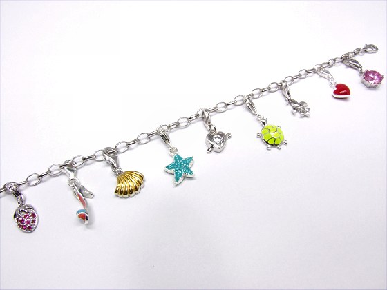 Charms Armbänder von Aperlea